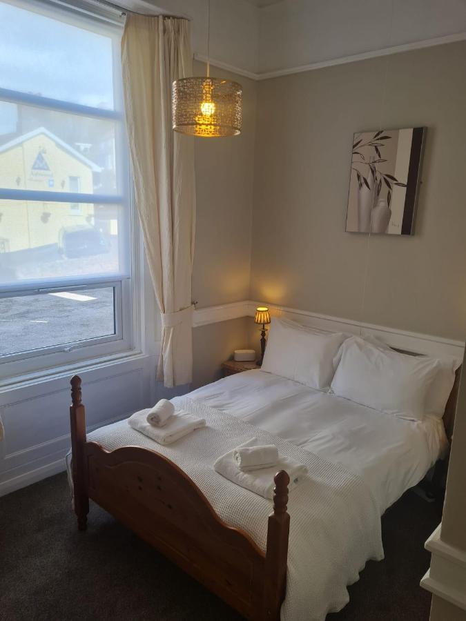 Heathcliff House B&B Exclusively For Adults Free Large Carpark 토키 외부 사진