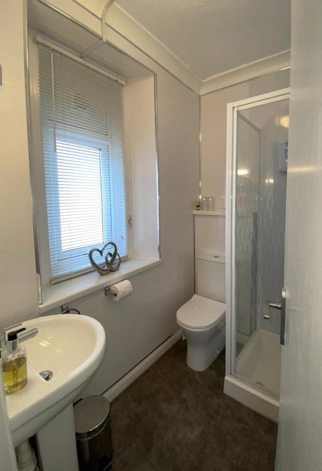 Heathcliff House B&B Exclusively For Adults Free Large Carpark 토키 외부 사진