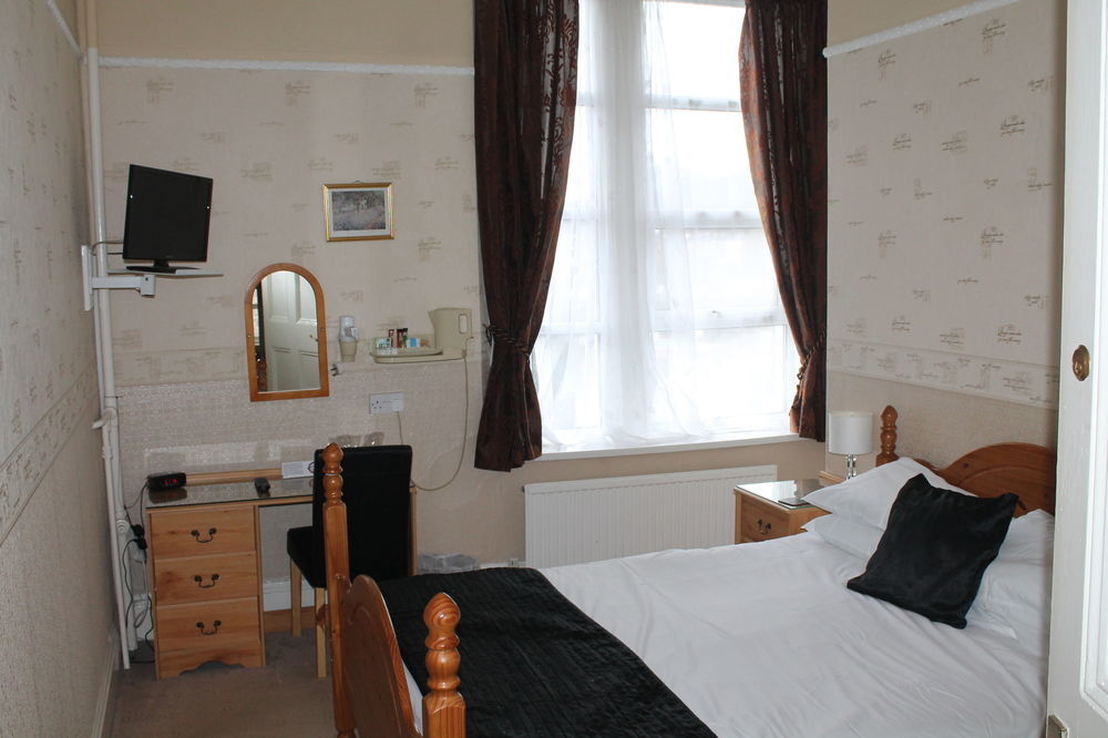 Heathcliff House B&B Exclusively For Adults Free Large Carpark 토키 외부 사진