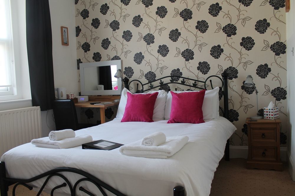 Heathcliff House B&B Exclusively For Adults Free Large Carpark 토키 외부 사진