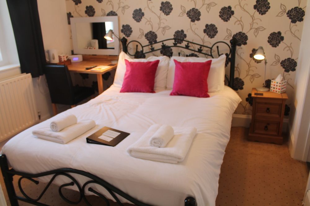Heathcliff House B&B Exclusively For Adults Free Large Carpark 토키 외부 사진