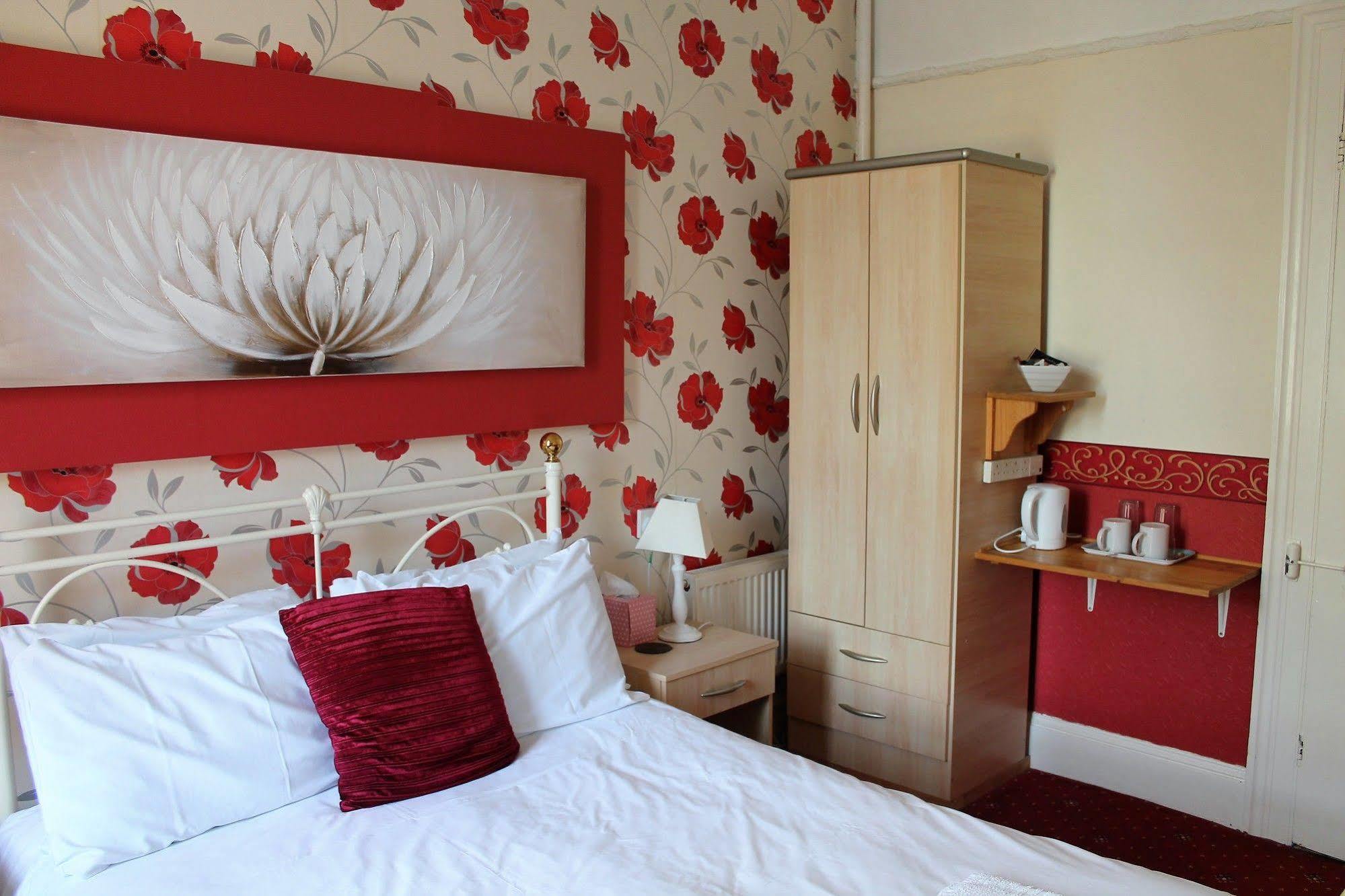 Heathcliff House B&B Exclusively For Adults Free Large Carpark 토키 외부 사진