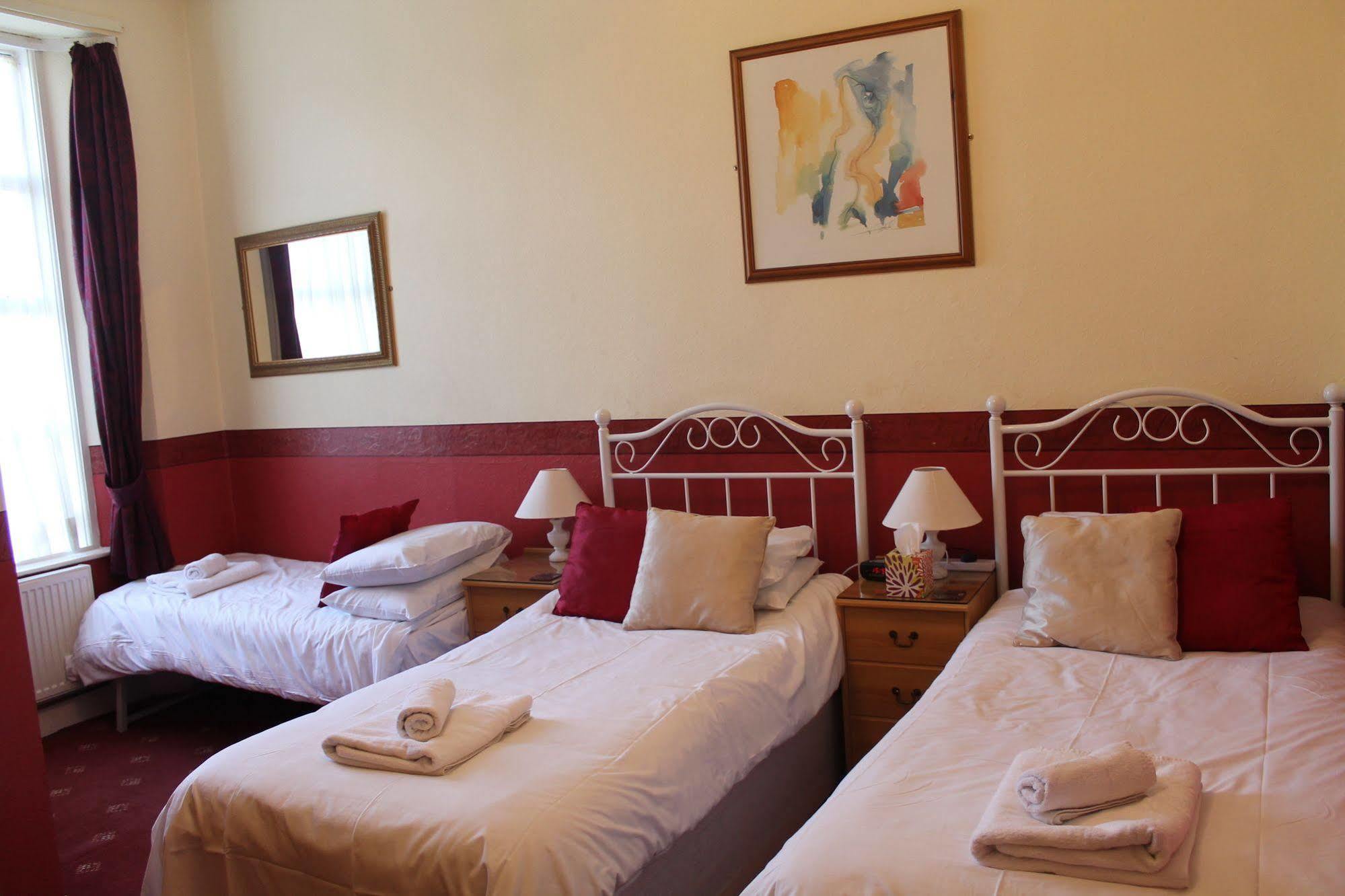 Heathcliff House B&B Exclusively For Adults Free Large Carpark 토키 외부 사진