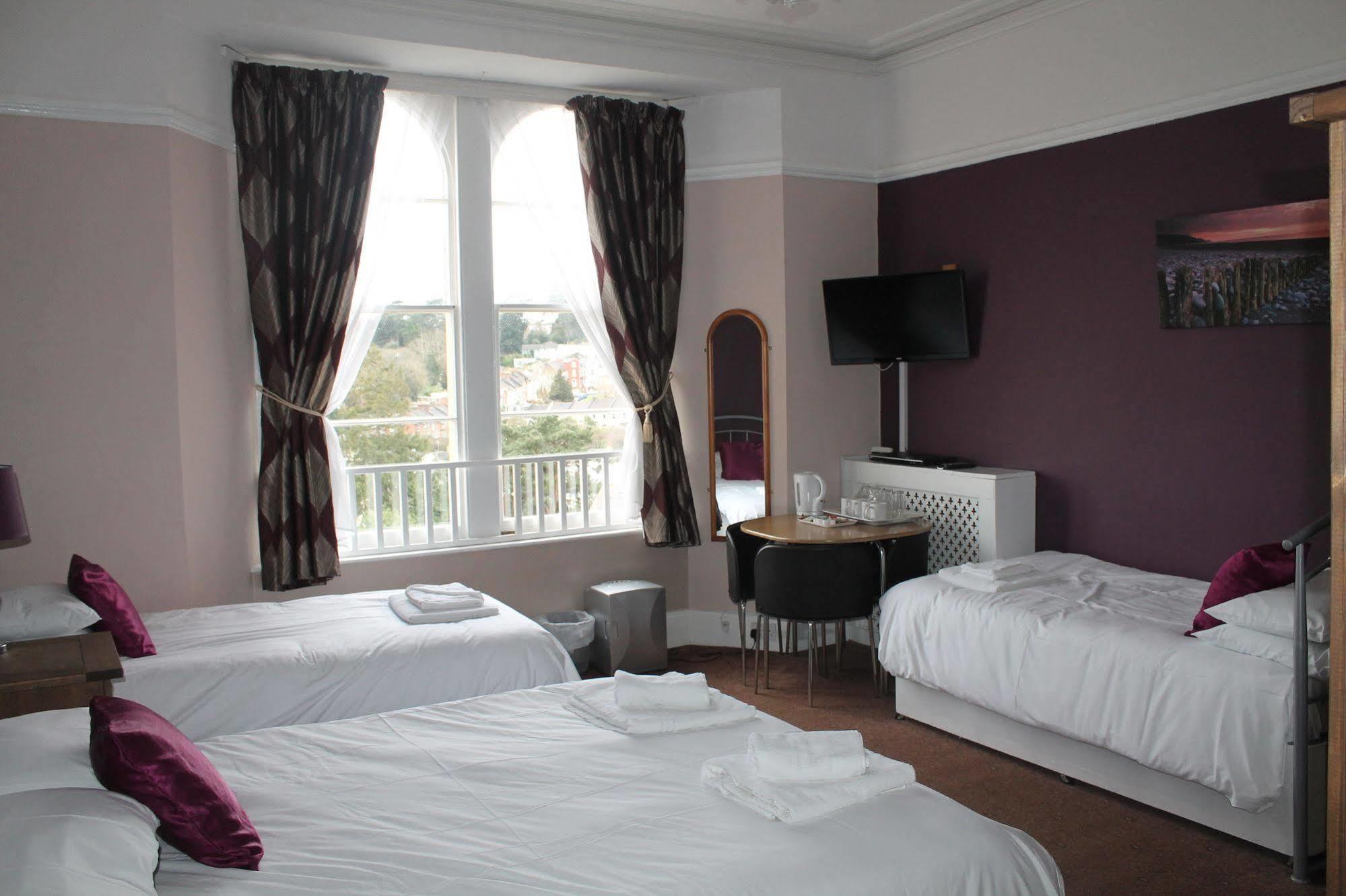 Heathcliff House B&B Exclusively For Adults Free Large Carpark 토키 외부 사진