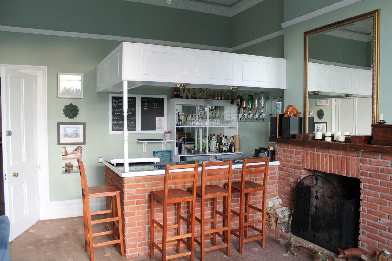 Heathcliff House B&B Exclusively For Adults Free Large Carpark 토키 외부 사진